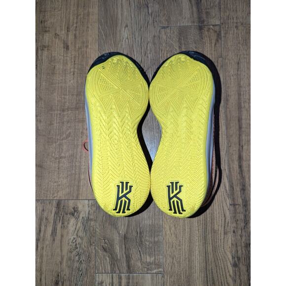 Nike Kyrie Flytrap 6‎ Orange Trance Yellow Strike Mens Size 9 DM1125-800
